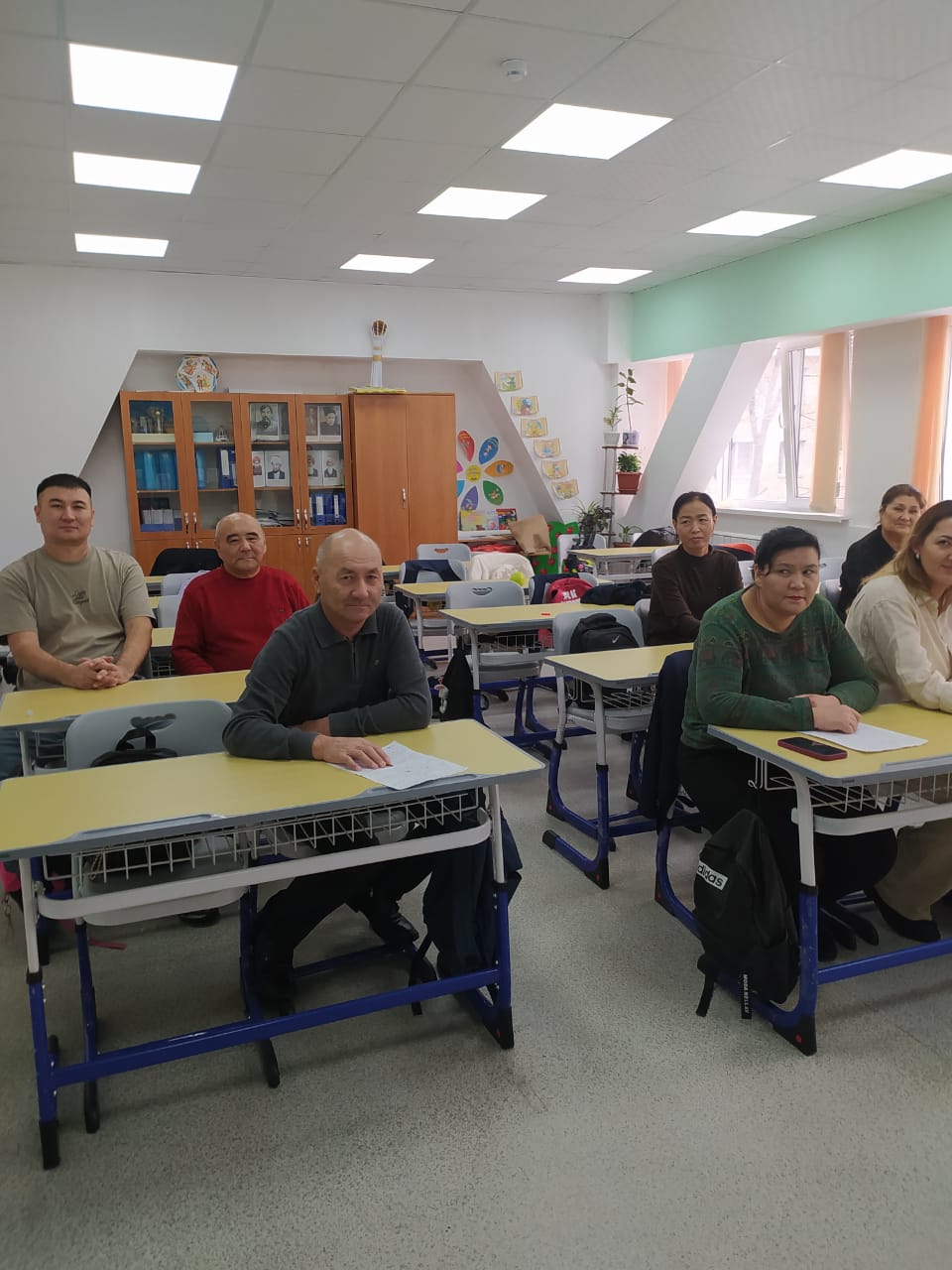 «Отбасылық үйлесімділіктің кілті – сенімді қарым-қатынас» тақырыбында ата-аналар жиналысы