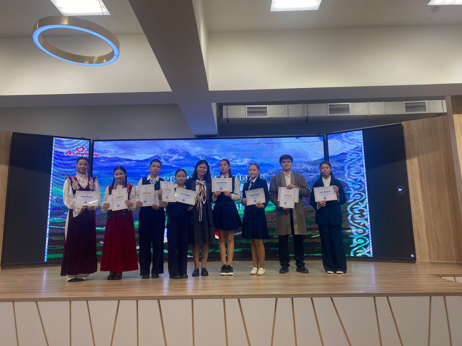 11 "Б"-сынып оқушысы Тоқай Айболат